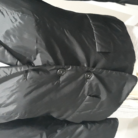 Talbots black nylon blend 3 button blazer. Size 6 - Picture 8 of 11